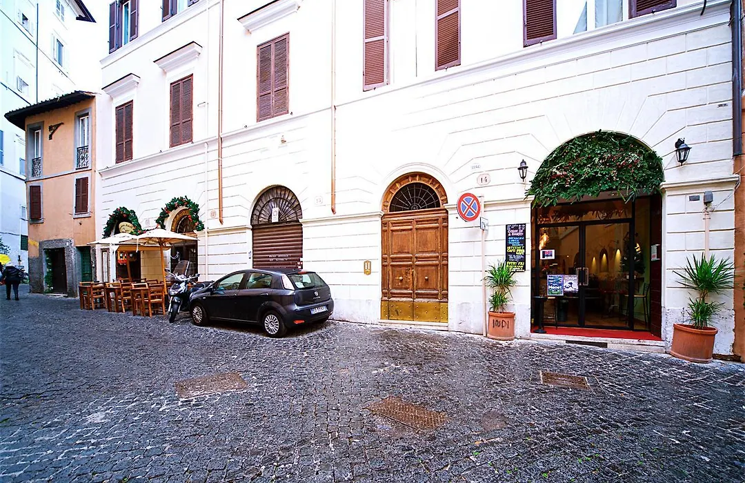 Vetrina Holidays Apartment Navona-1