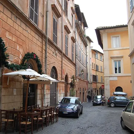 Vetrina Holidays Apartment Navona-2